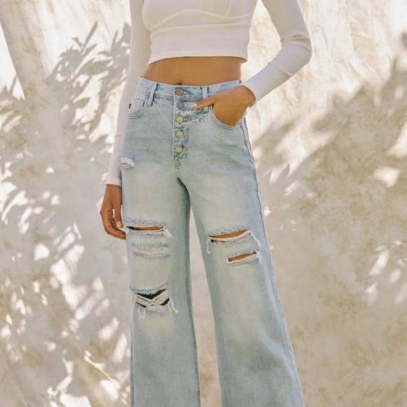 KanCan Ryland Ultra High Rise 90's Skater Jeans - Picture 1 of 9
